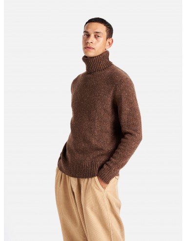 Universal Works Roll Neck in Brown Tweed Knit Dans la société mordern