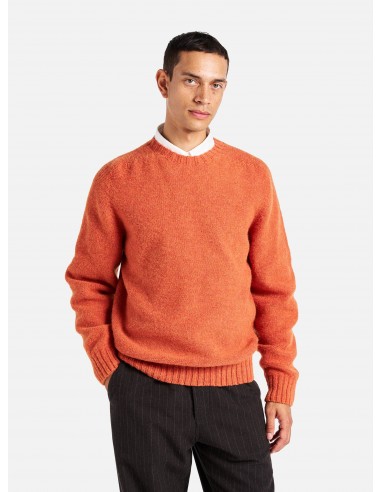 Universal Works Seamless Crew in Burnt Orange Supersoft Knit 50% de réduction en Octobre 2024