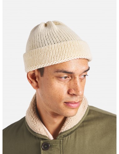 Universal Works Short Watch Cap in Ecru British Wool sur le site 