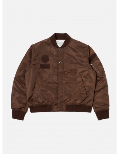 Universal Works Badge Bomber in Brown Flight Nylon sur le site 