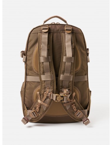 F/CE.® Travel Backpack in Brown 420d Recycled Cordura® rembourrage situé sous