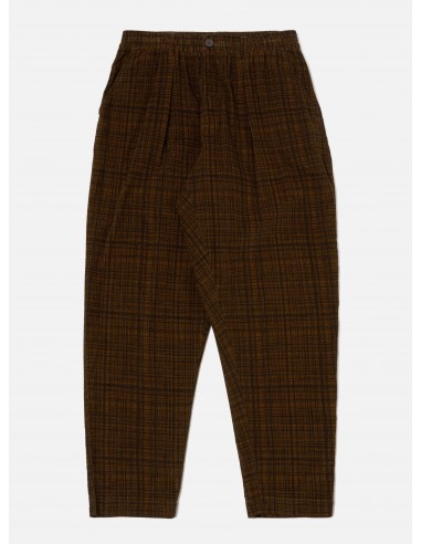 Universal Works Pleated Track Pant in Brown Check Cord Seersucker offre 