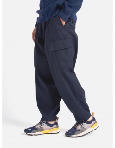 Universal Works Loose Cargo Pant in Navy Winter Twill pas chere